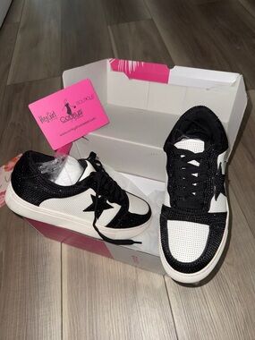 Corkys Black & White Star Accent Lace-Up Sneakers